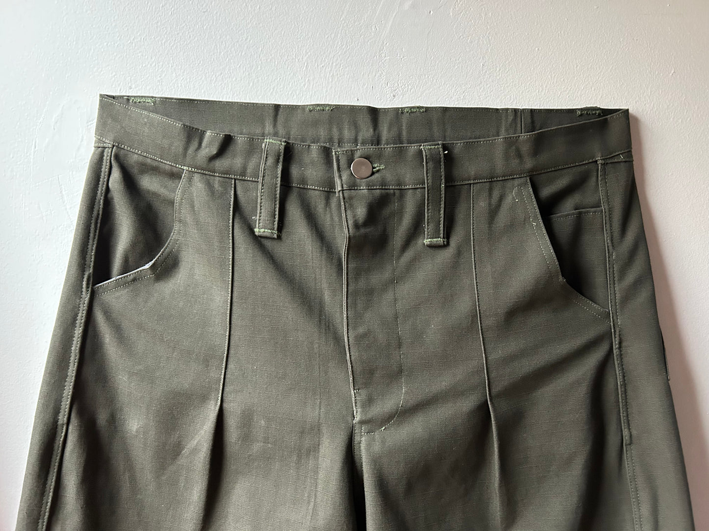 Olive pleated pocket pants